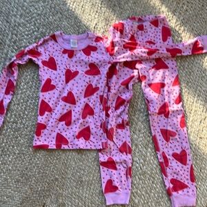 Hanna andersson long John pajamas set —size 8 hearts